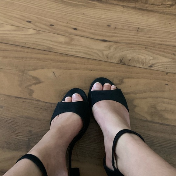 peep toe heels - Picture 2 of 5